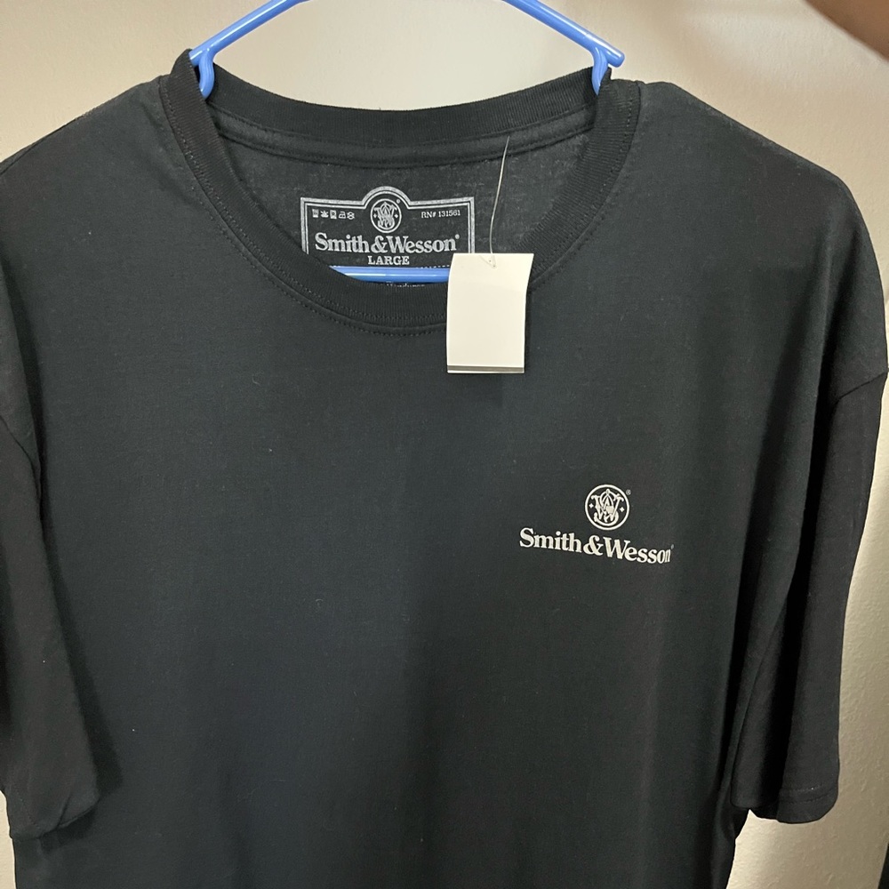 Smith and Wesson t shirt size XL brand new